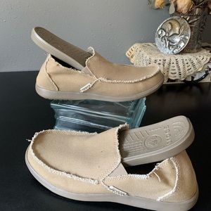 Mens crocs shoes Tan distressed canvas loafers slip on EUC with inserts size 11